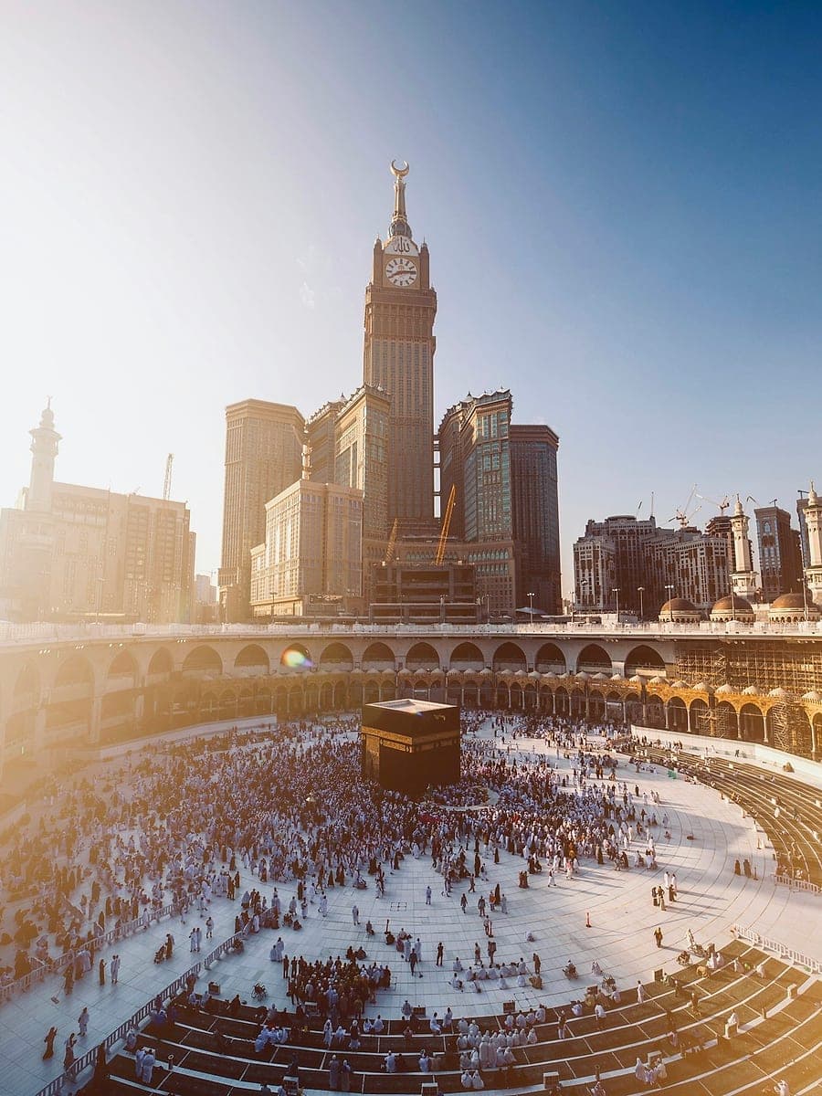 Jamaah di halaman Kaabah, Makkah